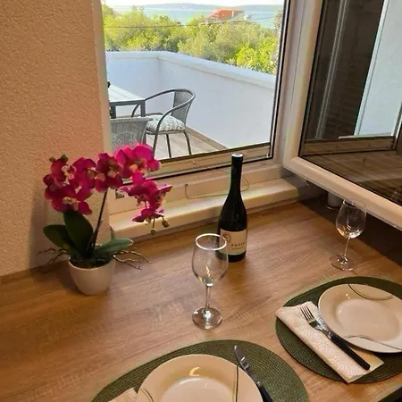 Naledi Apartment Pašman