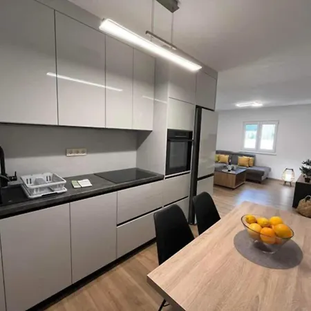 Naledi Apartment Pasman