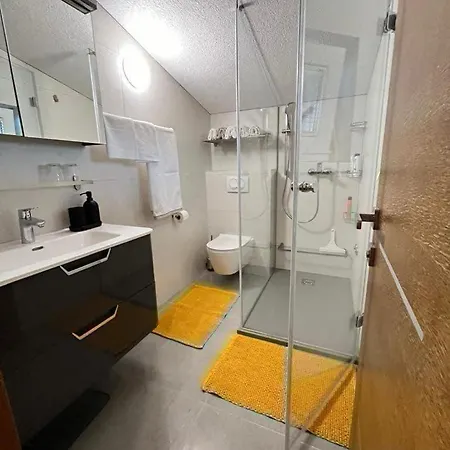 公寓 Naledi Pašman